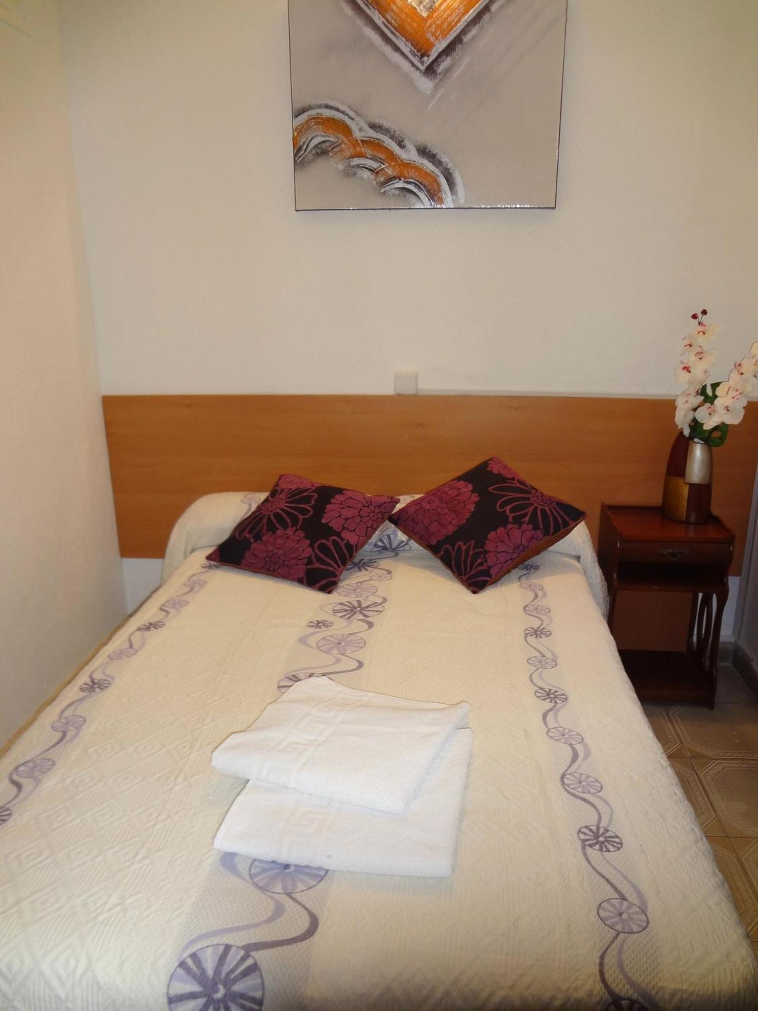 Hostal Sant Carlo — Photos 3